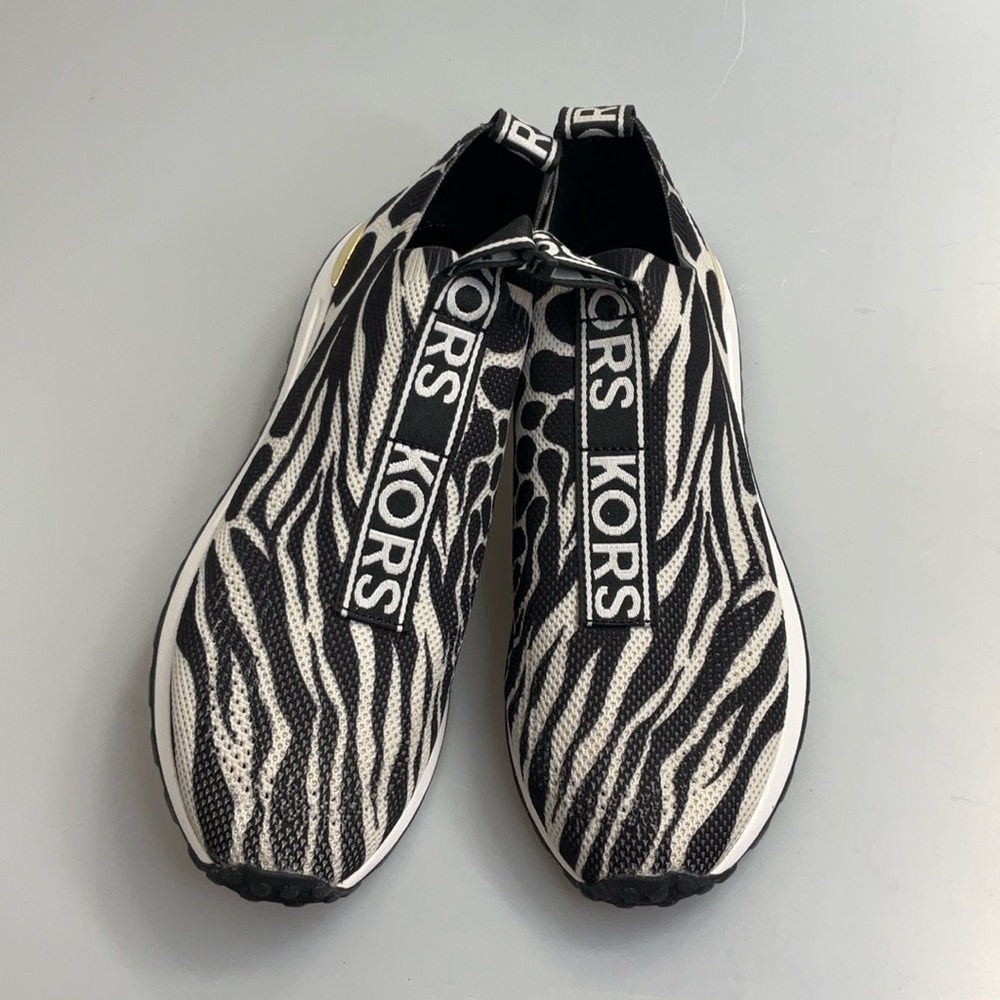 Michael Kors Brand New without tag size 9